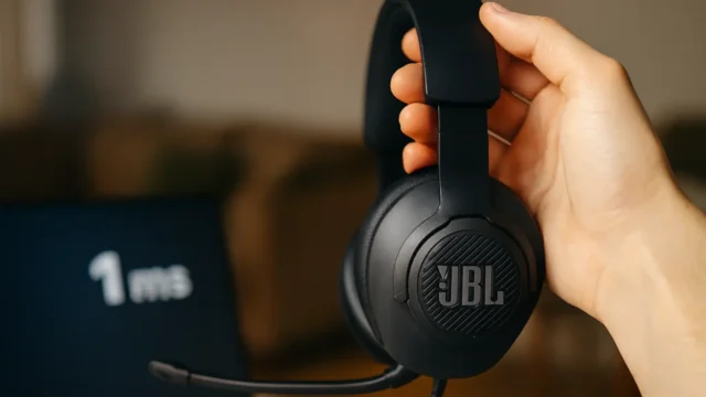 3 JBL Quantum 100 para jogos imersivos
