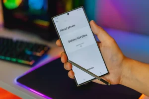 Som imersivo: 3 celular Samsung Galaxy S25 ultra em destaque