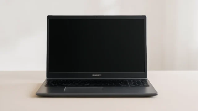 3 Notebooks Acer Aspire GO prontos para viagem com bateria duradoura