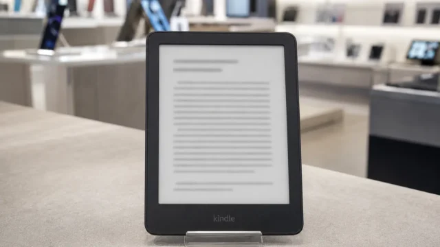 Kindle 16 GB ou Colorsoft e Paperwhite: qual versão escolher?