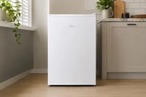 Frigobar Midea 45L ou 93L: menos espaço ou mais capacidade?