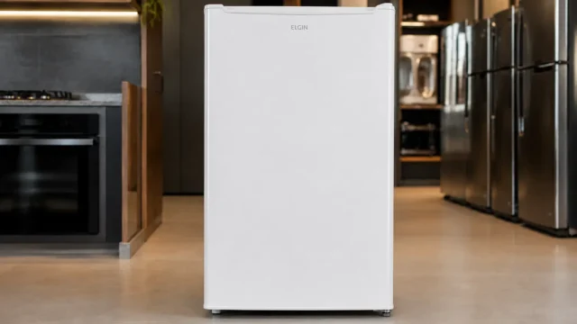 Frigobar 93L Elgin ou Midea: recursos mudam conforme o uso