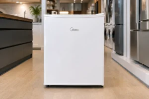 Midea 45L ou 124L: o espaço interno define o perfil de uso