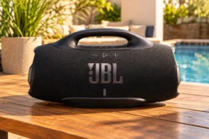 JBL Boombox 4 chega a 34h; PartyBox troca bateria por luzes
