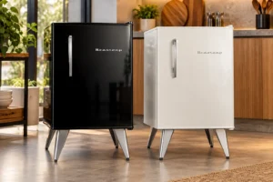 Brastemp Retrô preto ou branco: mesmos 76 L, acabamento diferente
